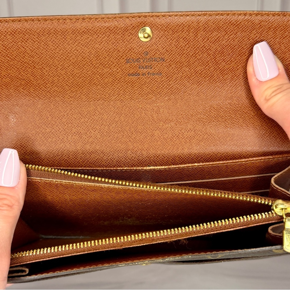 Louis Vuitton Monogram Sarah Wallet – Full Size Flap | Full Set | Vintage Icon - Picture 8 of 9